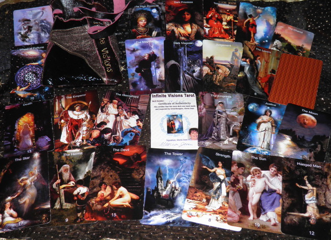 Infinite Visions Tarot